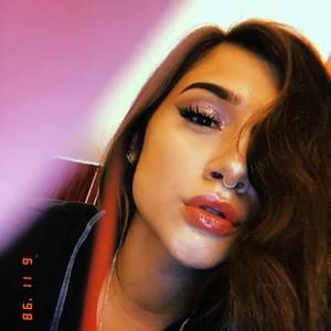 Meet your Posher, Leanne